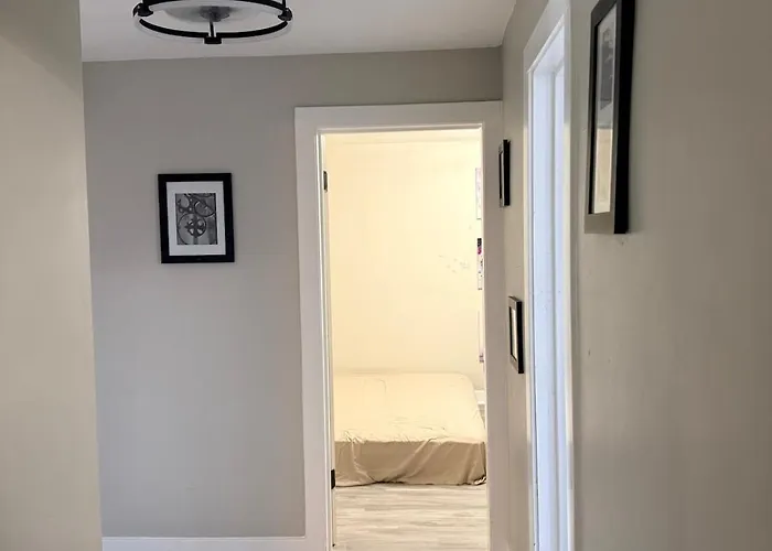 Apartment Stylish Retreat Chicago